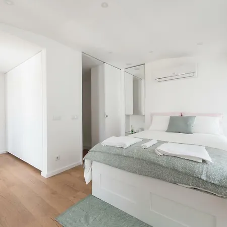Oliver Apartment